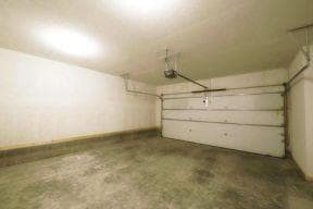 Building Photo - 2868 W Lakewood Dr