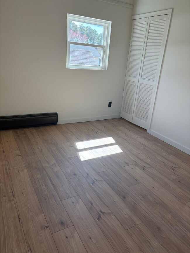 Bedroom 3 - 12516 W Torquay Rd