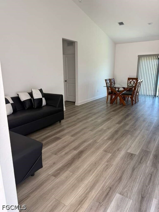 Building Photo - 3125 Kanek Cir