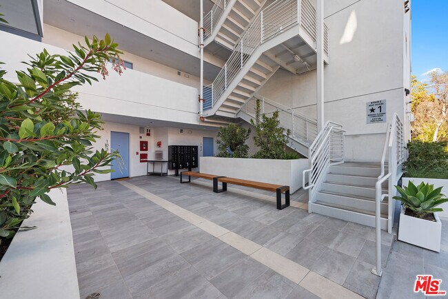 Building Photo - 160 Chestnut St