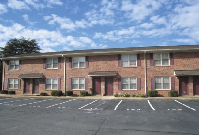 Building Photo - Fairmeadow Townhomes