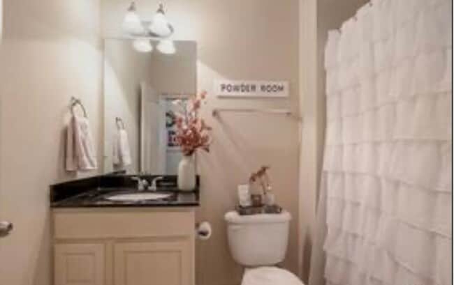 Building Photo - 3 bed, 3 bath, furnished condominium available now