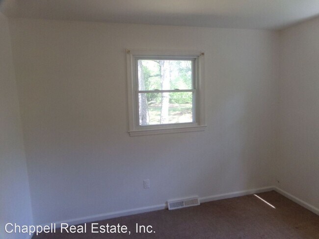 Building Photo - 2 br, 1 bath House - 15711 S. Crater Rd.