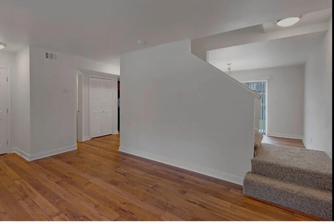 Building Photo - 6880 W Fairfield Dr