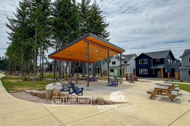 Building Photo - Trestlewood Townhomes