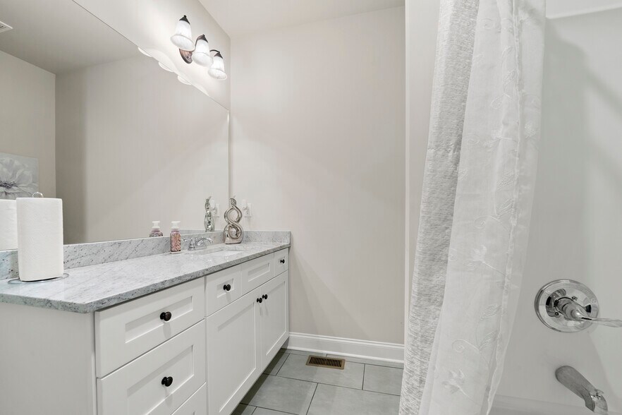 Building Photo - 85 Allspice Dr