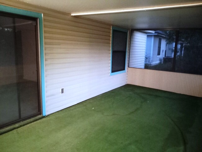 Building Photo - 6984 Huntington Woods Cir E