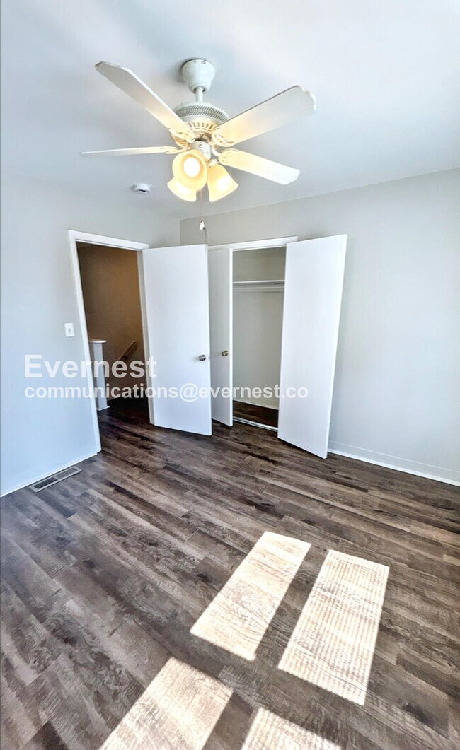 Building Photo - 1512 11th Ave N