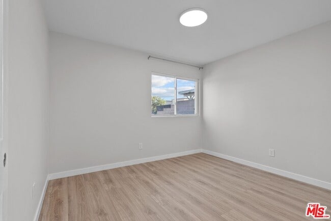 Building Photo - 16855 Donmetz St