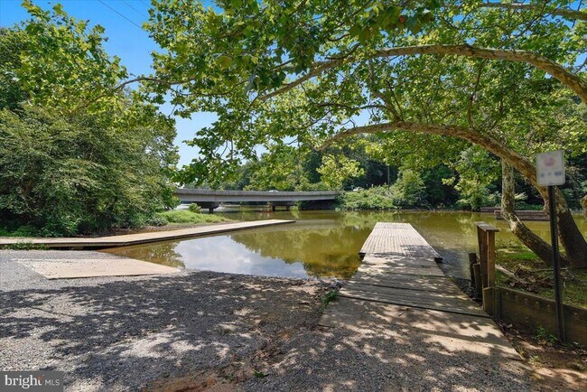 Building Photo - 5834 Waterdale Ct