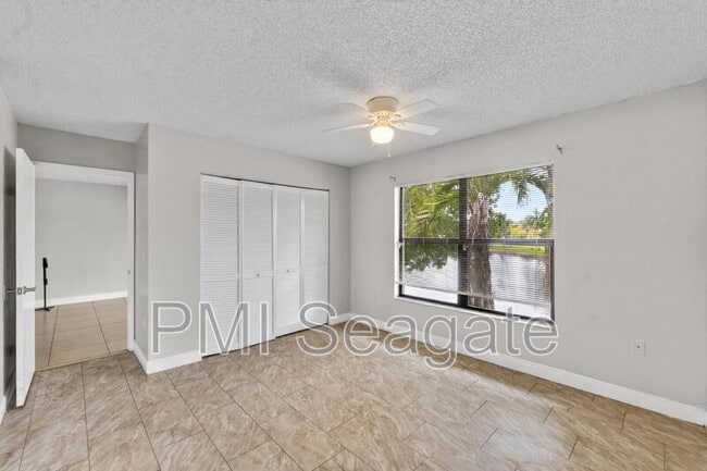 Building Photo - 1543 Lake Crystal Dr