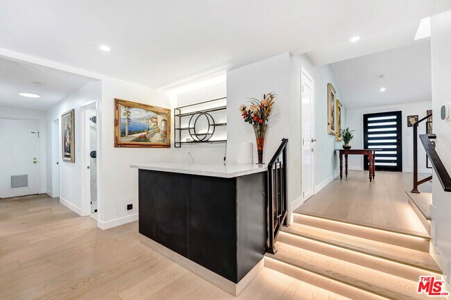 Building Photo - 4611 Louise Ave