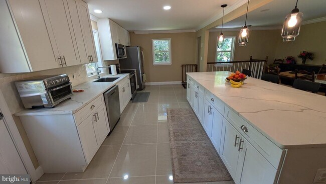 Building Photo - 15715 Tierra Dr