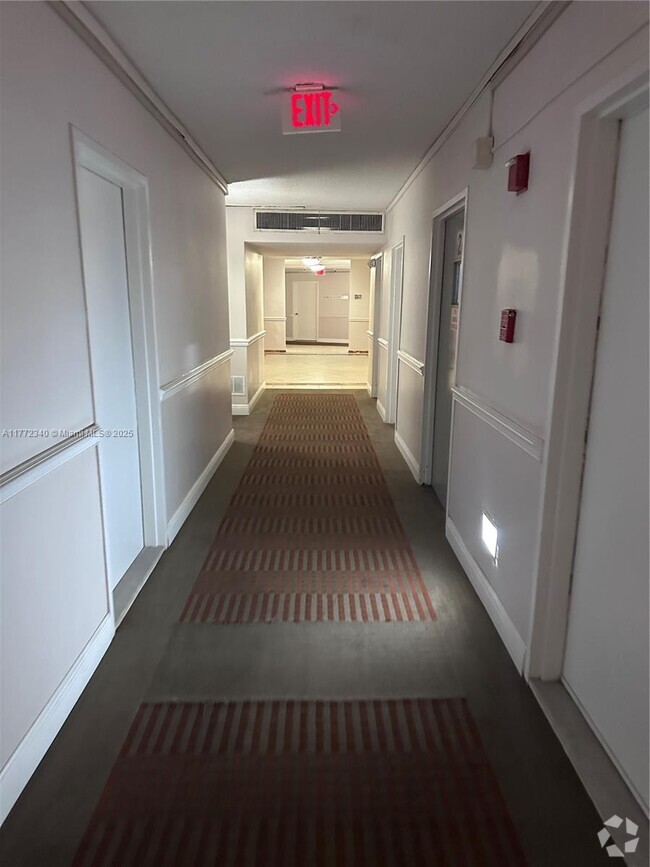 Building Photo - 5401 Collins Ave