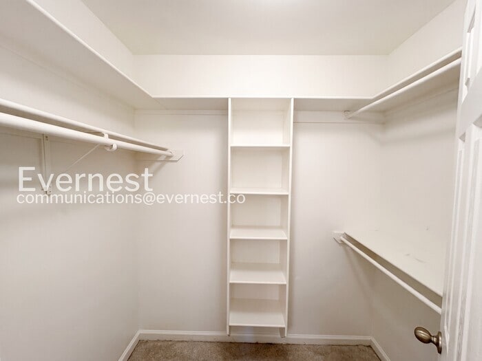 Building Photo - 10800 Frenchmen Loop