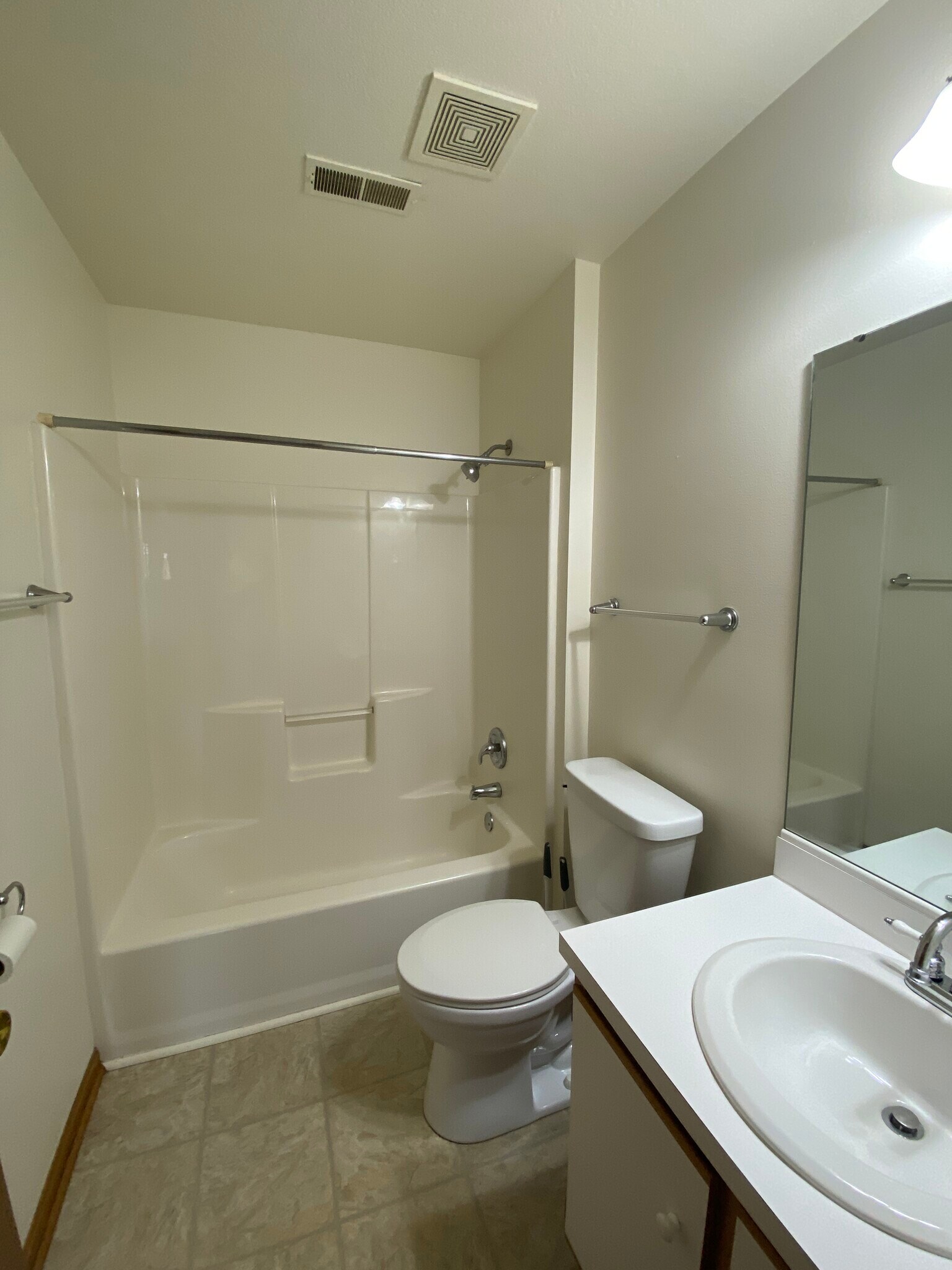 Building Photo - 7483 Crosscreek Dr
