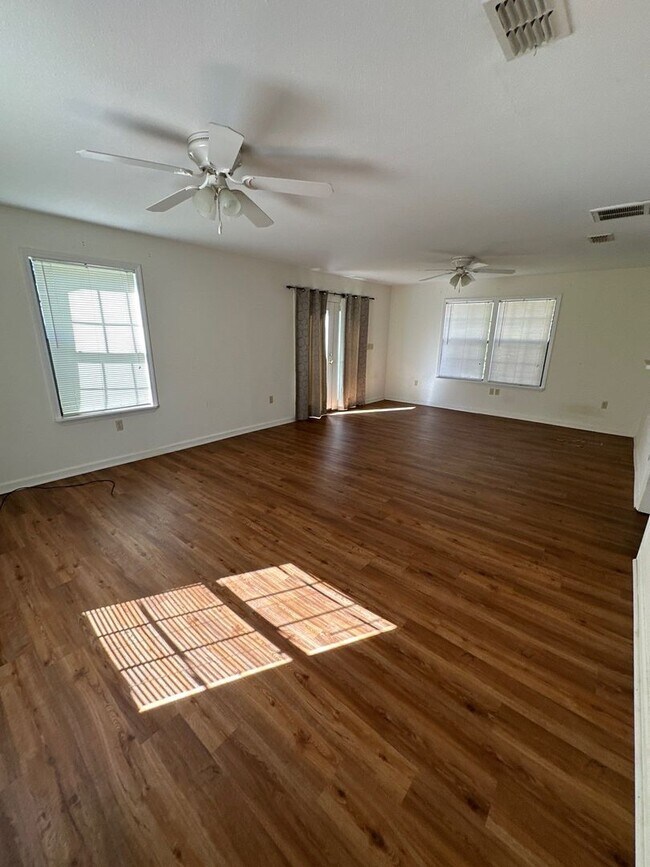 Building Photo - 3 bed, 2 bath house in Killearn- Arbor Hills, Available Now!