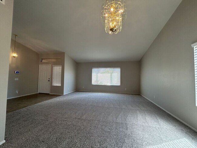 Building Photo - 6858 S 19th St