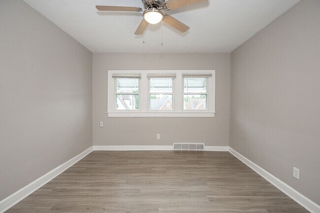 Building Photo - 4011 Dawnshire Ave