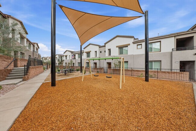 Building Photo - Brand new, never-lived-in Lennar corner end-unit townhome offering exceptional natural light thro...