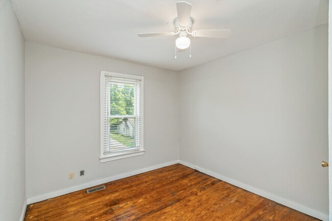 Building Photo - 4100 Garnet Dr