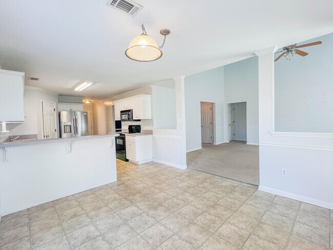 Building Photo - 6117 Independence Way