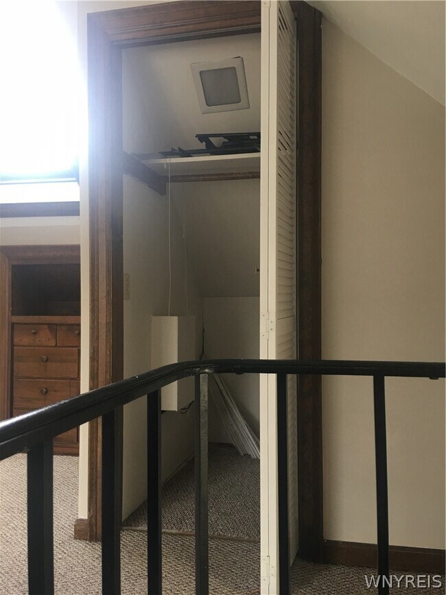 Building Photo - 419 Richmond Ave