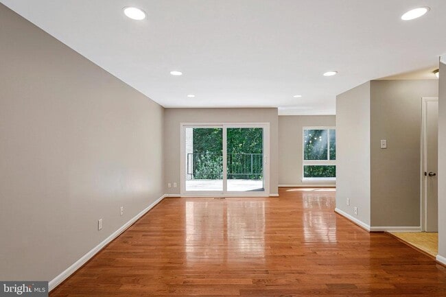 Building Photo - 11069 Saffold Way