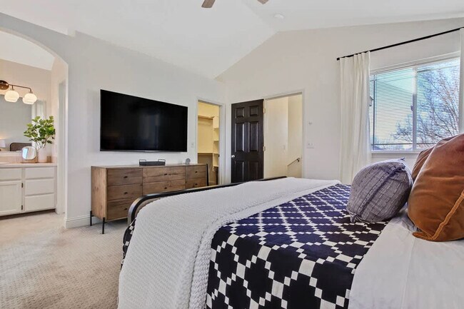 Building Photo - 14498 W Sedona Dr