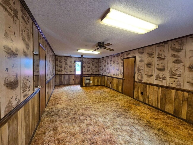 Building Photo - 844 Old Church Rd