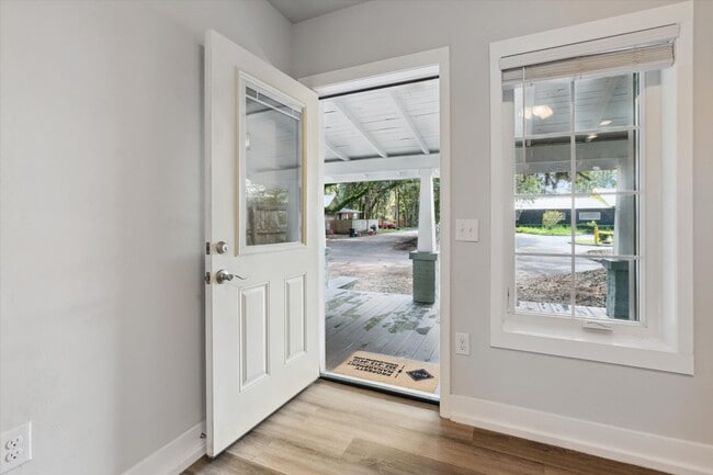 Building Photo - 1 Bedroom 1 Bathroom FALL 2026!