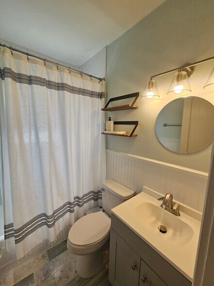 Building Photo - 46 W 11th St