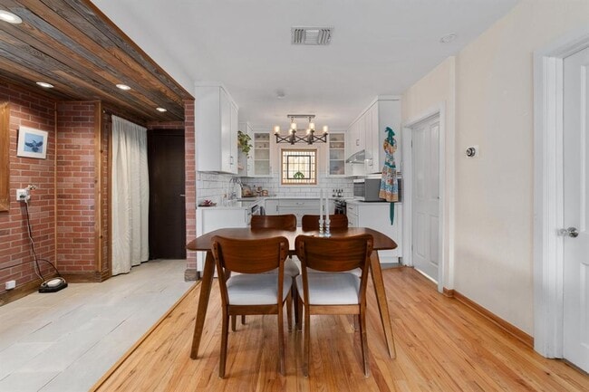 Building Photo - 4610 Avenue B