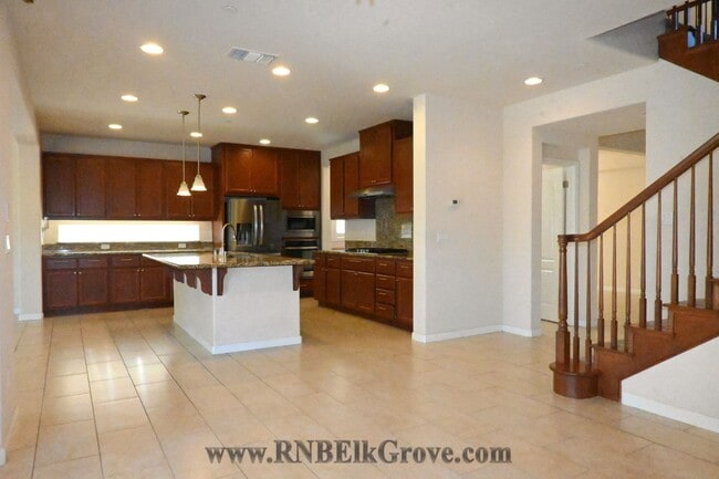 Building Photo - 8280 Columbo Cir