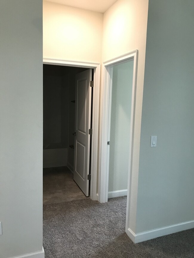 Building Photo - 5/3 Lake Nona/Moss park Home with FREE Lawncare, Internet, Cable and Phone