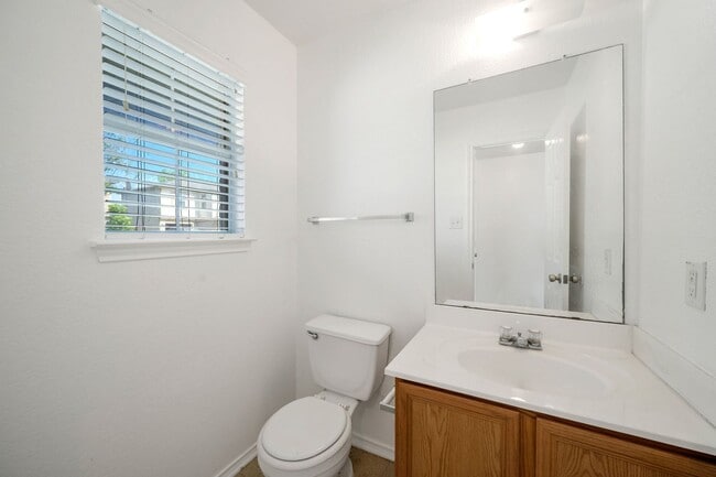 Building Photo - 7 Kenrock Ridge