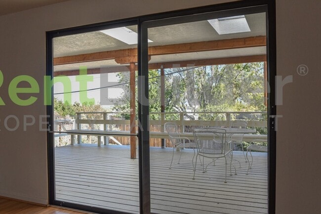 Building Photo - SCHEDULE YOUR SHOWING TODAY