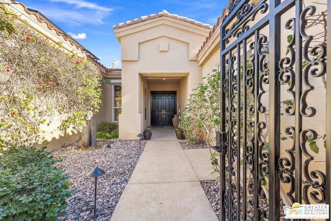 Building Photo - 4 Hillcrest Dr