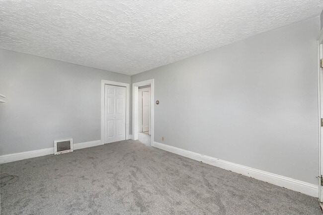 Building Photo - 1127 Cecelia Ave