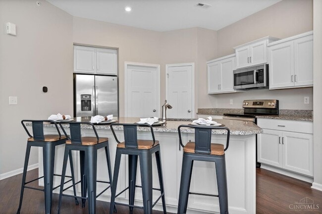 Building Photo - 108 Old Pond Rd