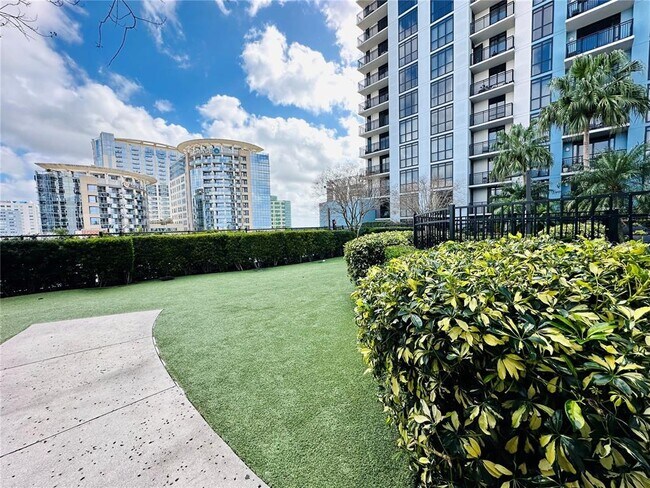 Building Photo - 55 W Church St