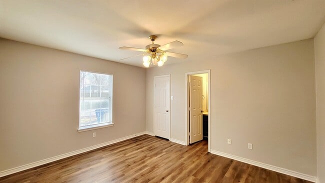 Building Photo - 3112 Travis St
