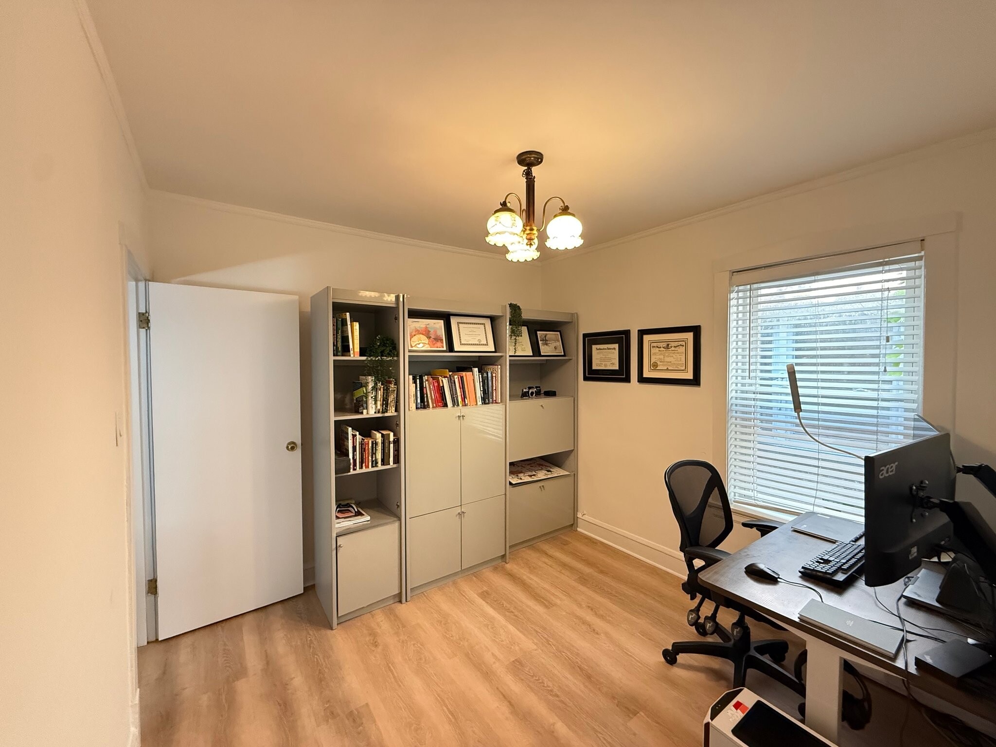 Building Photo - 6133 W Rosedale Ave