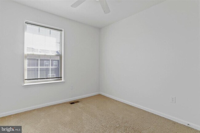 Building Photo - 273 Magellan Dr