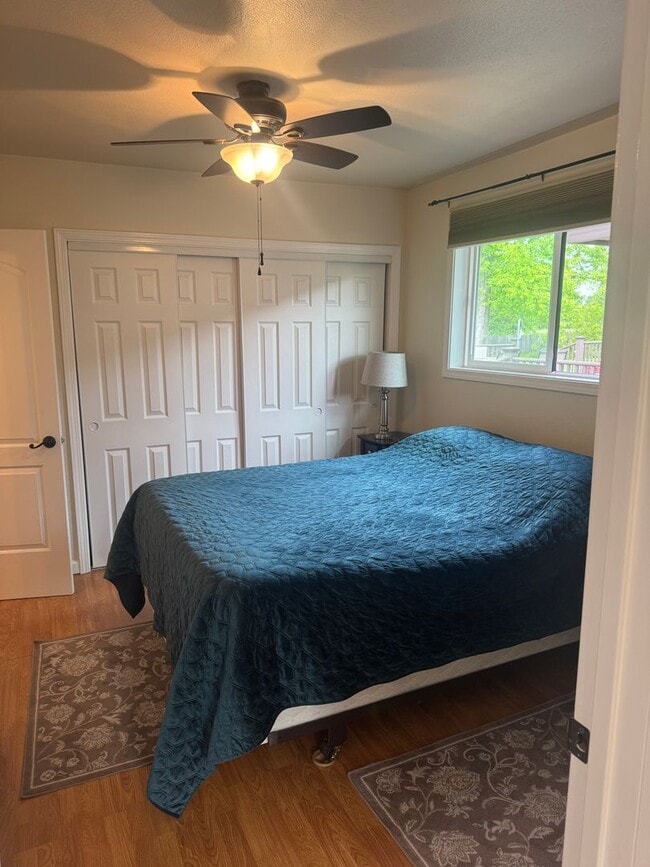 Building Photo - Furnished 1 bedroom in South Redding