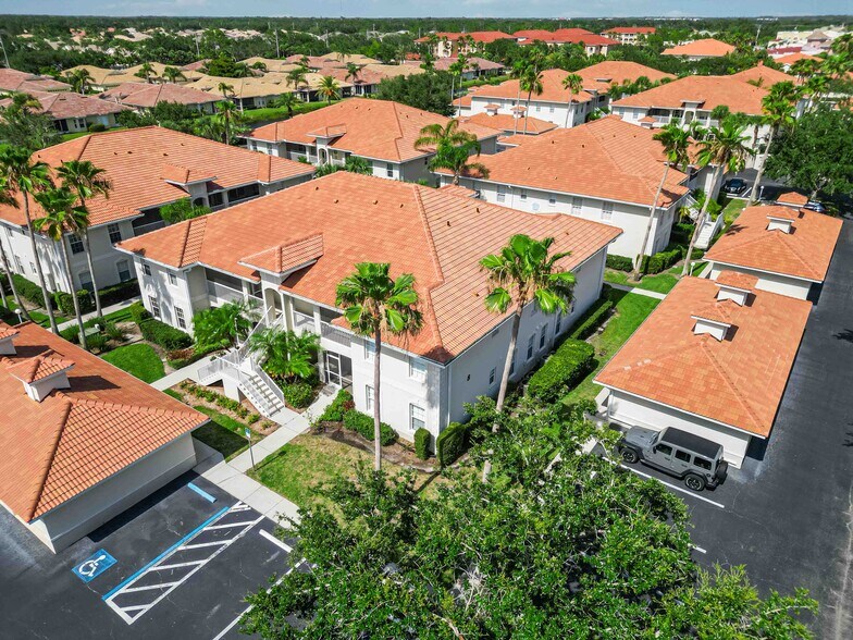 Building Photo - 8202 L Pavia Blvd