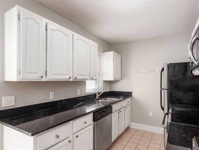 Building Photo - 1208 Indianola Ave