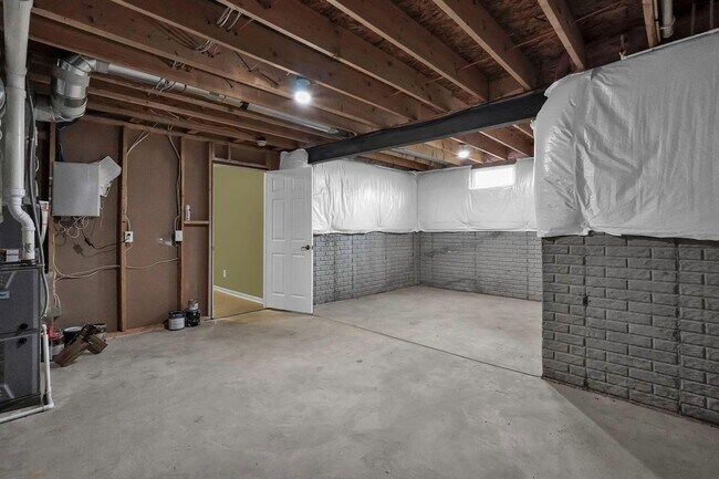 Building Photo - 5719 Cruiser Ave