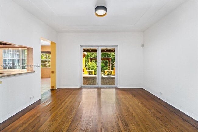 Building Photo - 911 NE 72nd Terrace