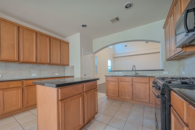 Building Photo - 14243 Oro Valley Dr